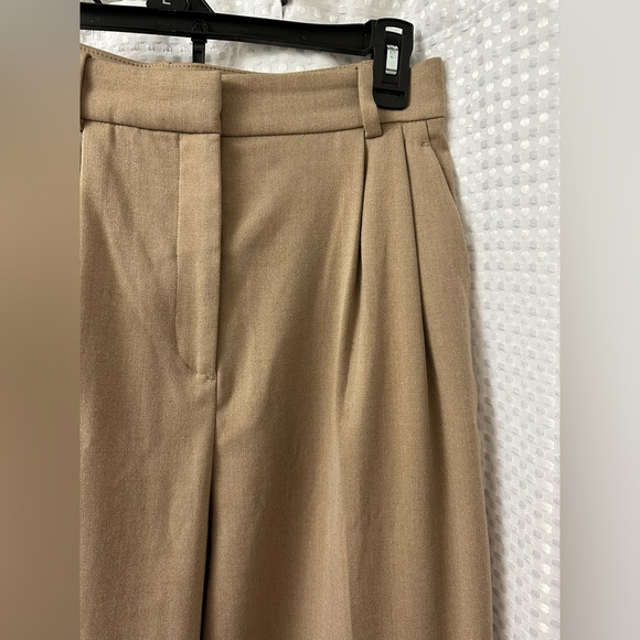 H&M Pleated Dress Pant in Camel - Picture 2 of 3
